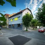Wellness A Restaurace U Gigantu Penzion 4*