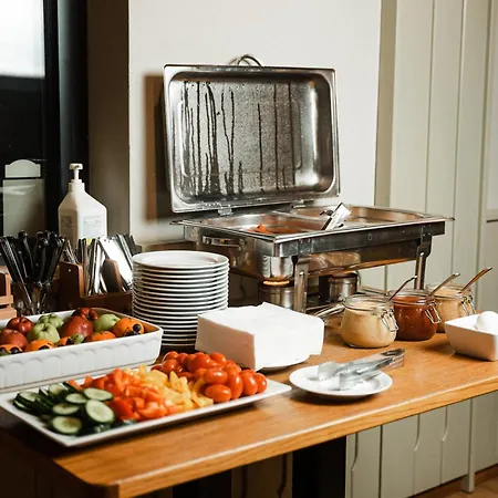 Konukevi Wellness A Restaurace U Gigantu 4*